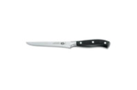 Кухонный нож Victorinox Grand Maitre профессиональный обвалочный 15 см, черный (7.7303.15G)