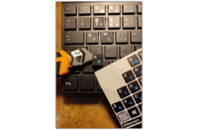Наклейка на клавиатуру BestKey непрозрачная чорная, 77, голубой (BK131377)